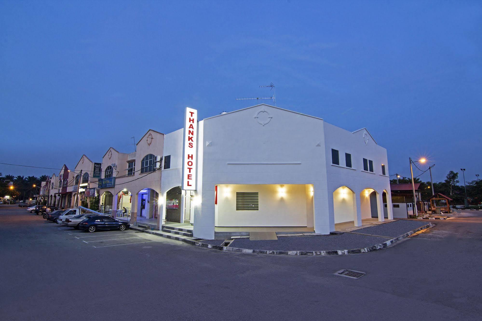 Thanks Hotel Parit Buntar Dış mekan fotoğraf
