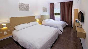 Thanks Hotel Parit Buntar Dış mekan fotoğraf